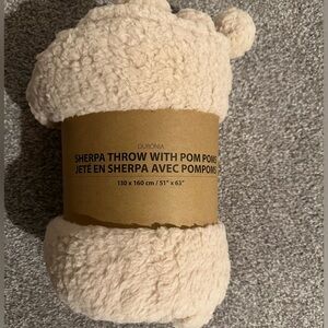 Sherpa throw blanket with 2 matching pillows
